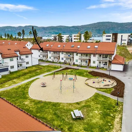 아파트 Fin Leilighet Naer Sjoen *